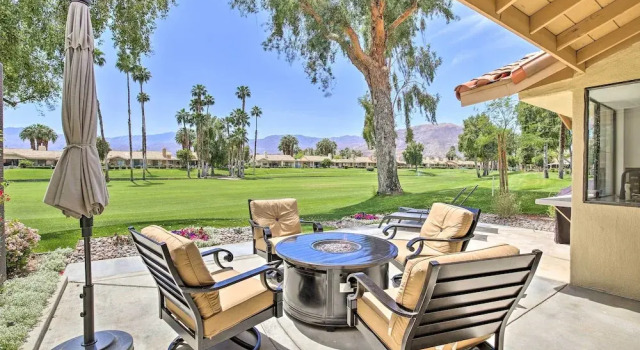 Апартаменты Palm Desert Escape w/ Patio, Grill & Fire Pit