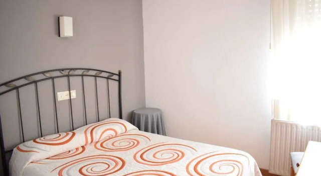 Hostal La Tablada, Забронировать Хостел Навалено 