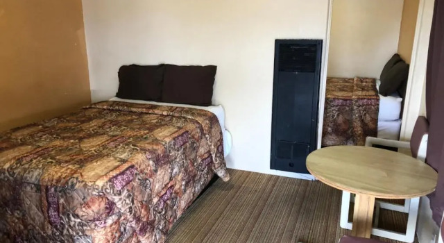 Четырёхместный номер Deluxe El Rey Motel