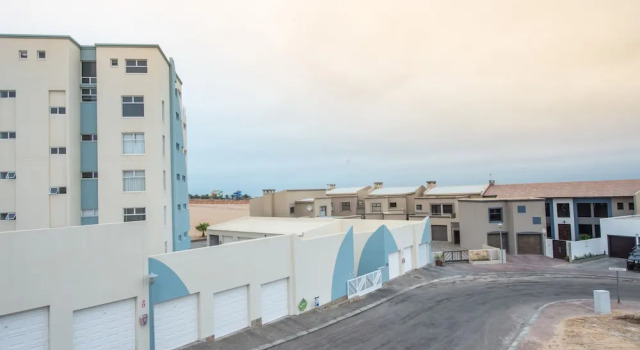 Long Beach Self-Catering