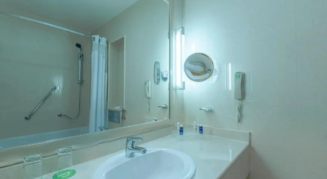Двухместный номер Standard Holiday Inn Yanbu by IHG