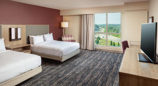 Четырёхместный номер Standard Hilton Asheville Biltmore Park