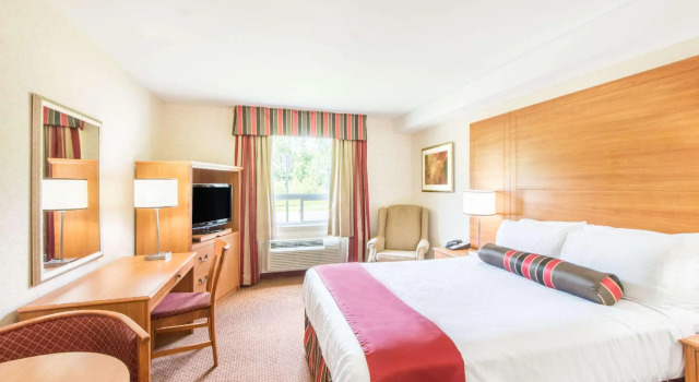 Standard Doppel Zimmer Super 8 by Wyndham Cornwall ON