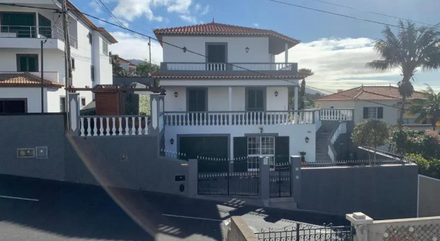 Апартаменты Funchal Apt- Sleeps 2 - Pool & Garden - Madeira