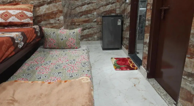 Luxurious studio apartment with attached kitchen, washroom, balcony, fridge, ac, Android led tv, wifi, in cream location of lajpat nagar 92,121,74700