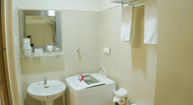 Номер Standard MaxStays Max View at Breeze Residences