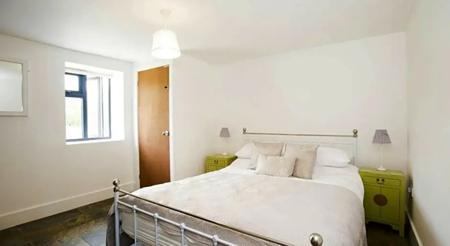 North cottage · Country retreat in the heart of Sussex -Twineham, Varaa Lomakoti Mökit kohteessa Merseyside, Mökki