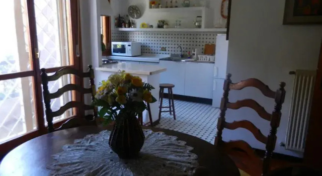 Lucys Holiday House