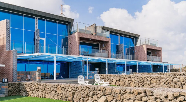 The Cloud Pool&Spa
