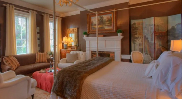 Inn at Court Square, Book Hotel 4-stjernede hoteller i Virginia, 4*