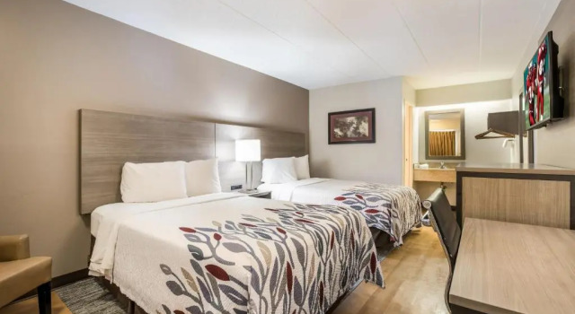 Четырёхместный номер Deluxe Red Roof Inn Lansing West - MSU