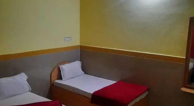 Spot On Y R Tourist Home, Забронировать Отель Отели штата Карнатаки 3 звезды, 3*