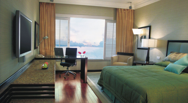 Taj Lands End