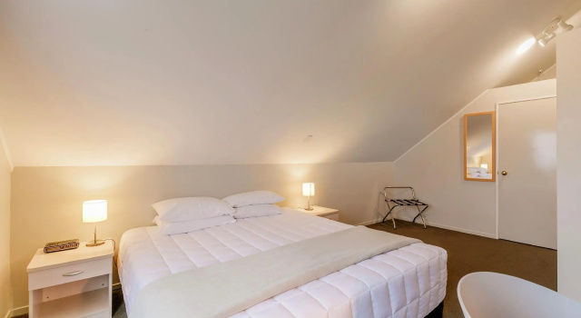 Апартаменты Le Chalet Suisse Motel Taupo