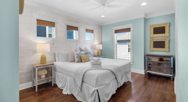 Коттедж Royal Beachy Chic Home Prime Location Seacrest! 2 Minute Walk to Pool!