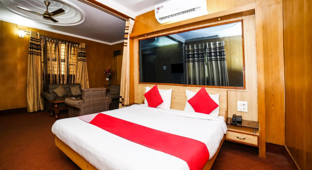 OYO 28071 Hotel Prakash Regency