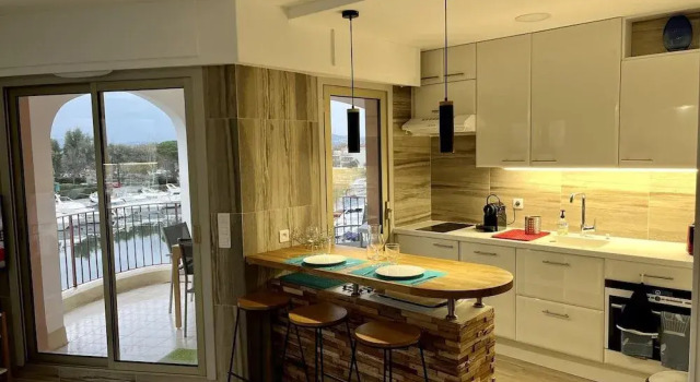 Studio moderne - Port de Mandelieu - Proche Mer, Забронировать Апартаменты/квартира Отели в центре Манделье-ла-Напуль, в центре