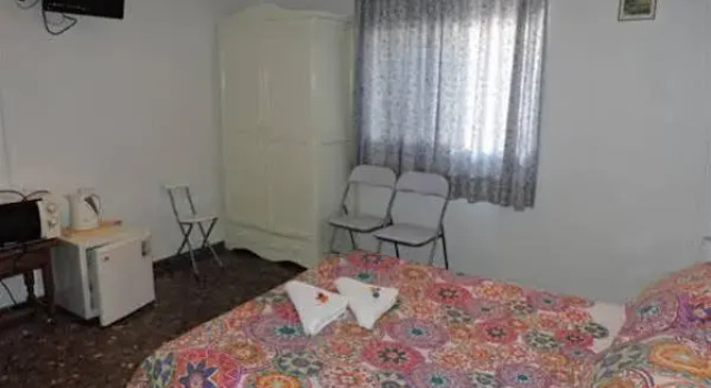 Hostal Sol y Mar, Забронировать Отель Нерха Axarquía, рядом с Tuesday Market
