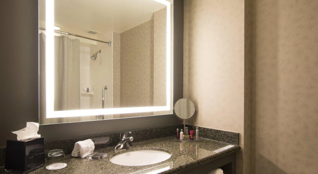 Четырёхместный номер Standard Hartford Marriott Downtown