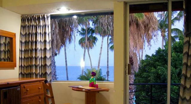 Двухместный номер Standard с балконом и с частичным видом на океан La Concha Beach Hotel & Club