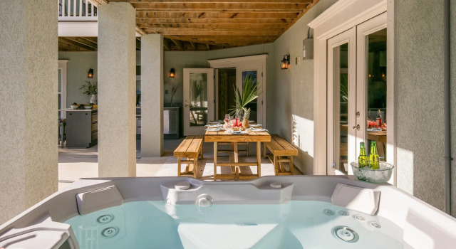 Sweetbay by Avantstay 1 Min Walk to Beach + Pool, Забронировать Дом для отпуска Коттеджи Хилтон-Хед-Айленд, рядом с Прибрежный парк Folly Field Beach Park, Коттедж