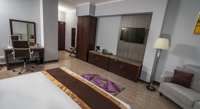 Hotel City Plaza & Suites