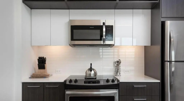 Апартаменты Luxury Bluebird Suites at Reston Town Center