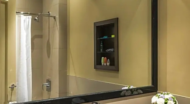 Четырёхместный номер Superior Opera House Hotel