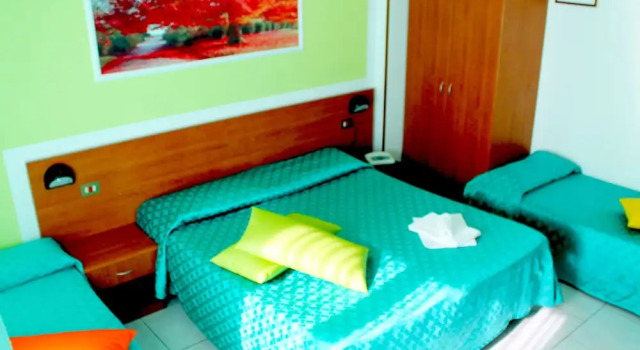 Четырёхместный номер Standard с балконом Hotel Villa Truentum