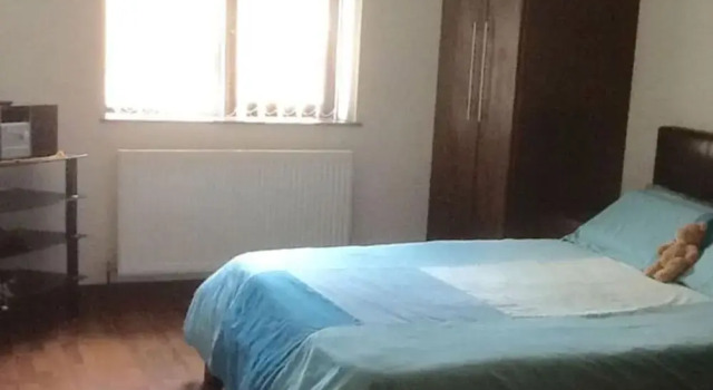Tara House, Cozy Shared Home in London, Забронировать Гостевой дом Отели Большого Лондона с парковкой, Парковка