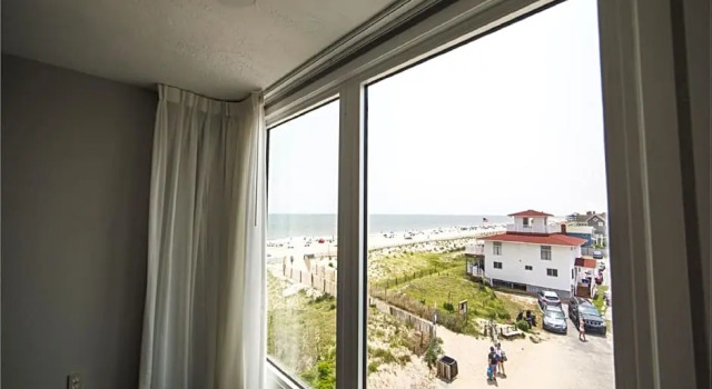 Номер Standard Surf Club Oceanfront Hotel