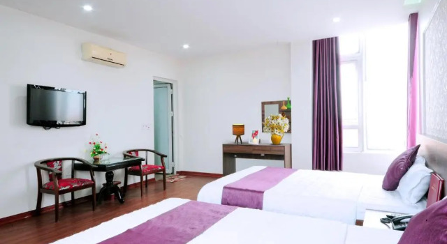 Четырёхместный номер Deluxe Van Giang Hotel