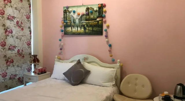 Miss Paris, Book Hotel Wujie Yilan County