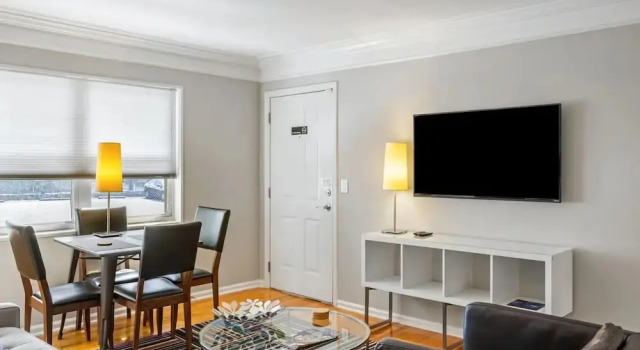 Brookwood Courtyard by BCA Furnished Apartments Bcc2b 05 E, Забронировать Апартаменты/квартира Атланта Джорджия, рядом с Центр искусств Вудраффа