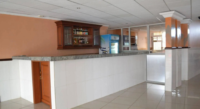 Le Best Hotel, Reservar Hotel Hotéis em Mfoundi com pequeno-almoço, Café da manhã