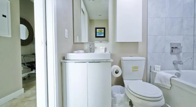 Апартаменты Standard York Street Suites Toronto