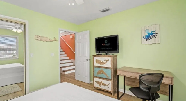 4109 A Safari St, Book Hotel Hoteller i Lower Grand Lagoon med parkering, Parkering