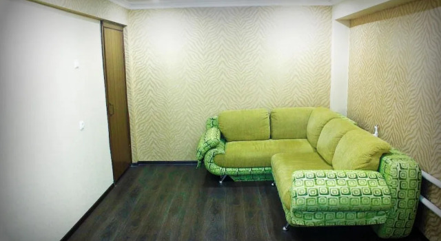 Dobrye Sutki Apartment on Merlina 20, Prenota Appartamento Bijsk 