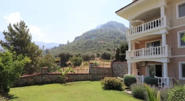 Villa TH09 by JoyLettings