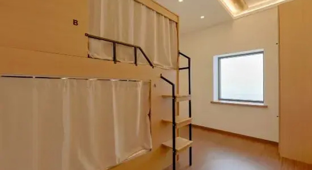 Кровать в общем номере (женский номер) Da Le Zhi Ye Homestay
