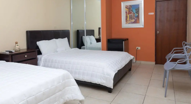 Трёхместный номер Standard Red Sunset Beach Club