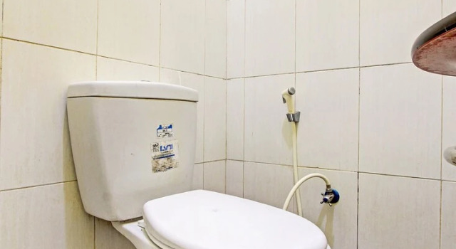 Standard Zimmer RedDoorz Near Exit Toll Banyumanik Semarang