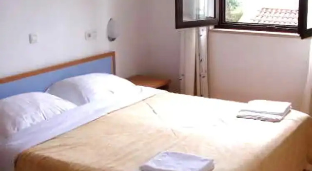 Fabijan Lavica, Book Hotel Hoteller i Split Region med parkering, Parkering