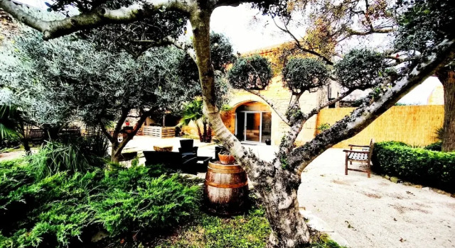 Mas de Castille Guest House