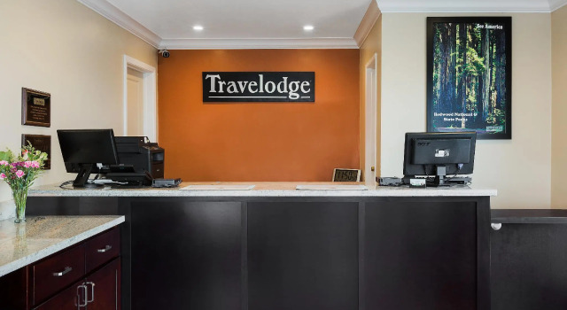 Кровать в общем номере Travelodge by Wyndham Eureka