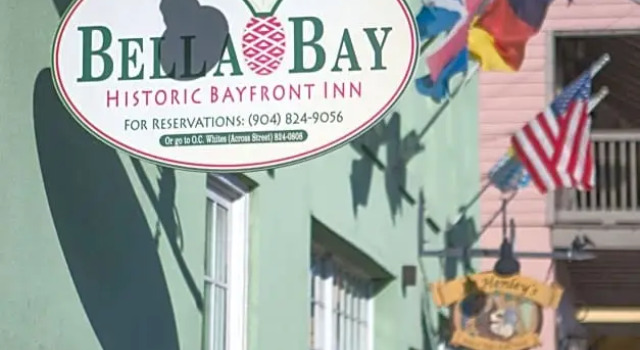 Студия с красивым видом из окна Bella Bay Inn