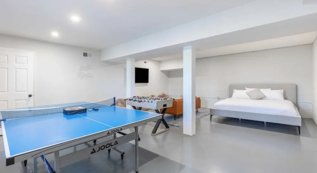 Коттедж Dudley II by Avantstay Game Room + Enclosed Deck w/ Hot Tub & Views Cozy