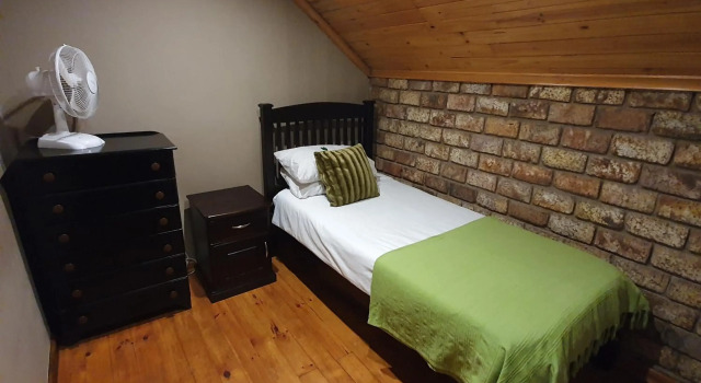 Loeriehuis, Réserver Hôtel George George