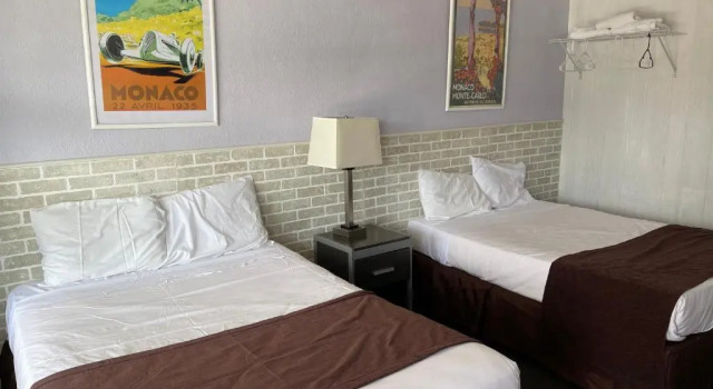 Четырёхместный номер Classic Monaco Motel - Wildwood Beach & Boardwalk