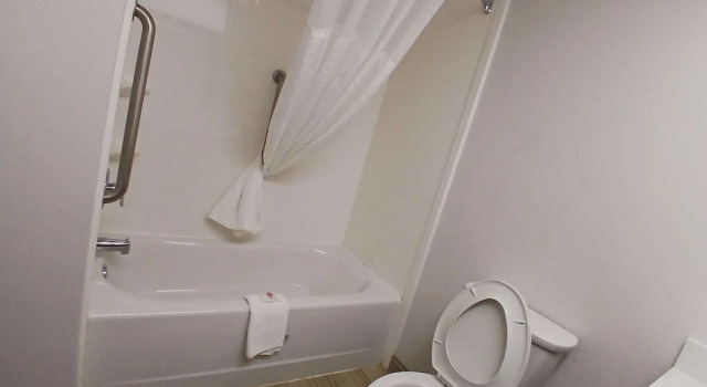 Четырёхместный номер Standard Цокольный этаж Comfort Inn near Downtown & Blue Ridge PKWY